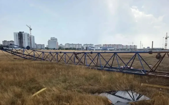 В Евпатории рухнул башенный кран, организована проверка