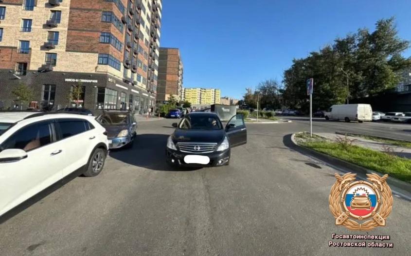 В Ростове-на-Дону легковушка столкнулась с электросамокатом, один пострадавший