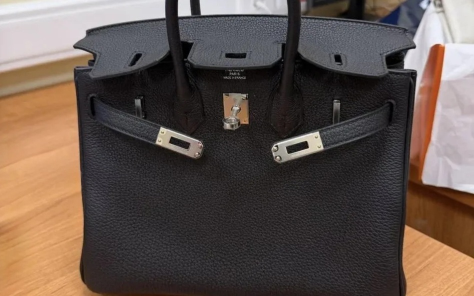В Домодедово у пассажира из Дубая изъяли брендовые сумки Hermes