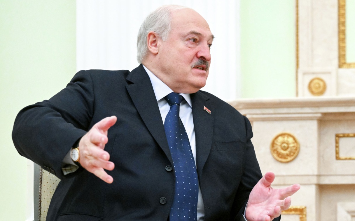 Лукашенко прокомментировал слухи о передаче власти его детям