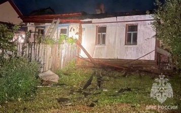 МЧС: в Оренбургской области при пожаре в доме погиб мужчина