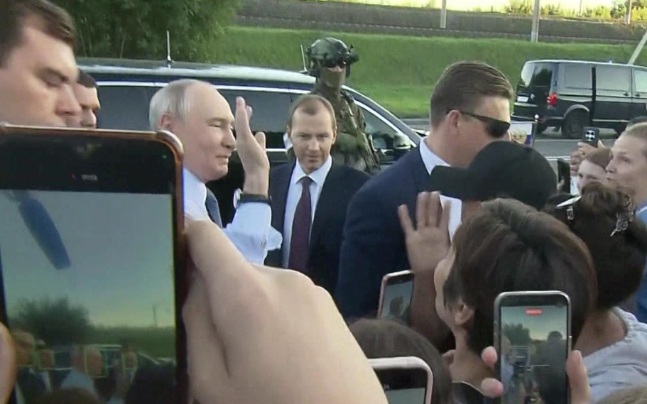 Житель Новосибирска пытался на электросамокате догнать кортеж Путина