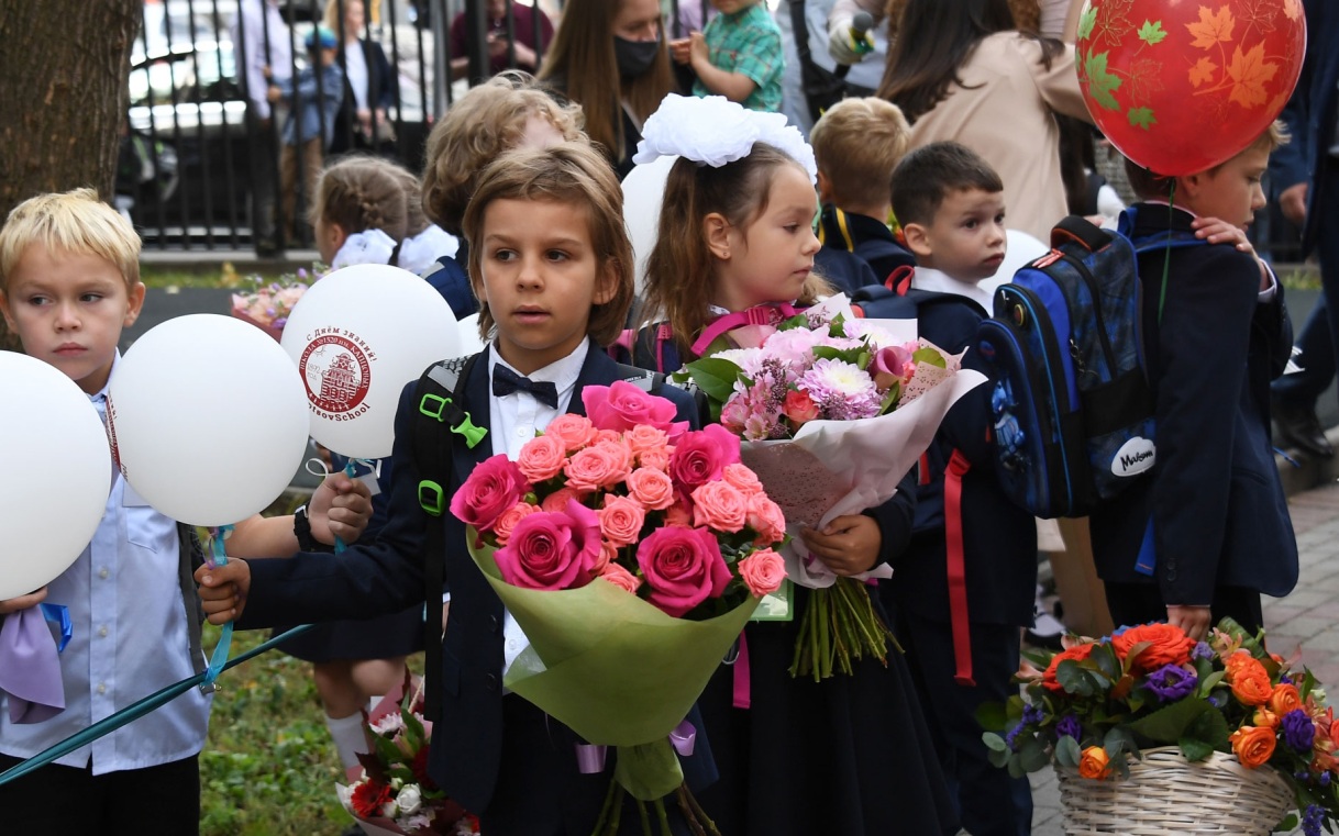 Флорист дал советы родителям по подбору букета на Первое сентября