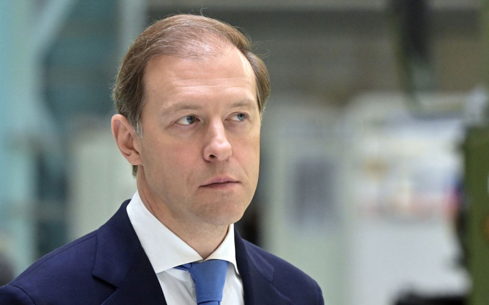 Мантуров призвал работодателей активнее поддерживать демографию