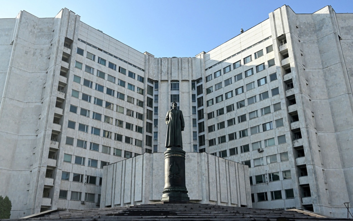 СВР: информационная война против РФ полна сюжетов за граню морали