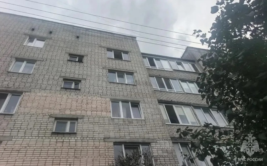 В Калининграде двухлетний ребенок выпал из окна квартиры на пятом этаже