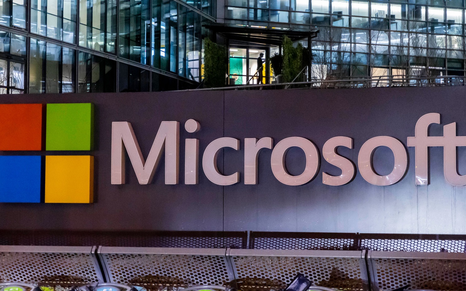 В работе нескольких сервисов Microsoft произошел масштабный сбой