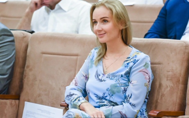 Львова-Белова рассказала, что ее детям приходится жить под охраной
