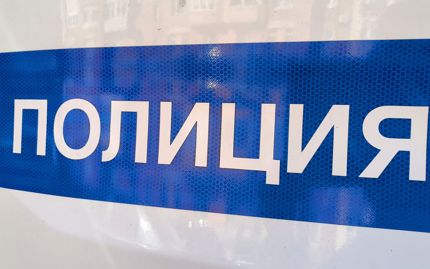 В порту Петербурга музыкант "Кукрыниксов" сам отрубил себе кисть и вошел в воду
