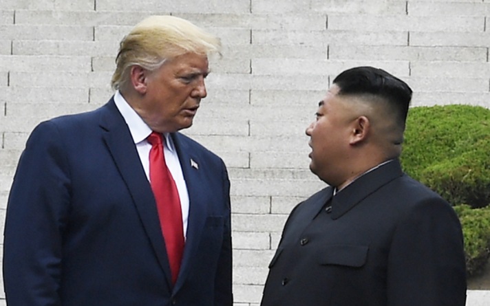 Политолог: заявляя о плане встретиться с лидером КНДР, Трамп хочет наказать Сеул