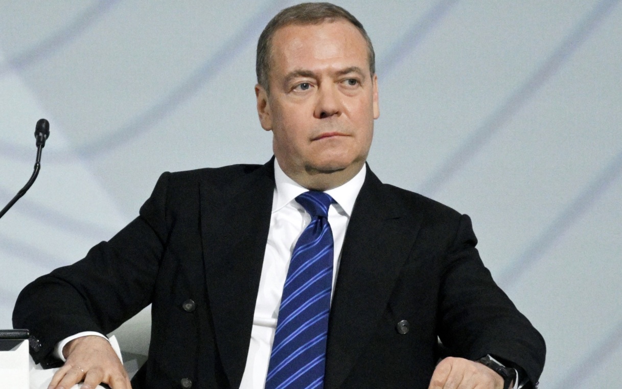 Медведев назвал семь главных задач "Единой России" на следующие 5 лет