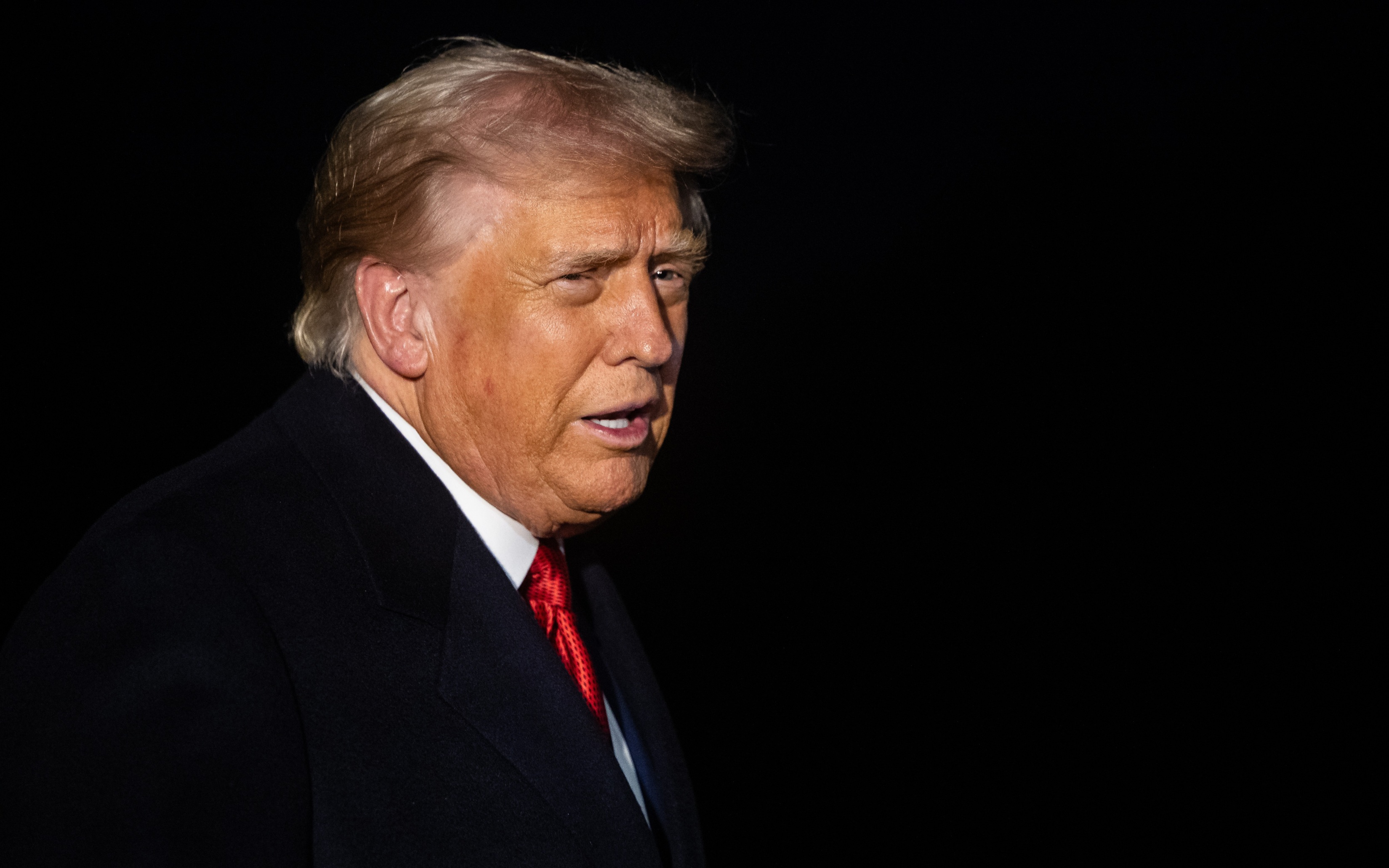 Трамп в июне активно торговал на бирже, совершив более 1000 сделок