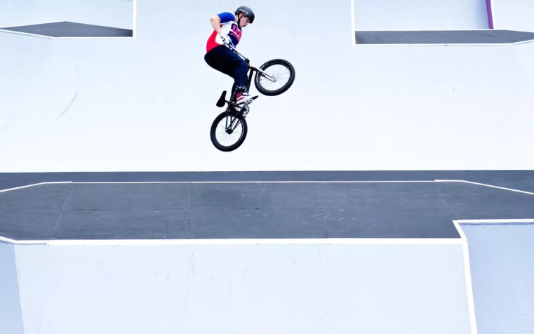Велогонщик Любишкин стал вторым на ЧЕ по BMX-фристайлу