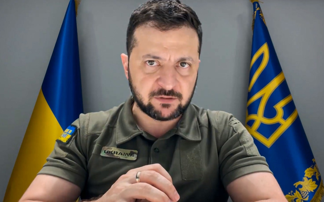 Зеленский присвоил Героя Украины основателю "Азова"