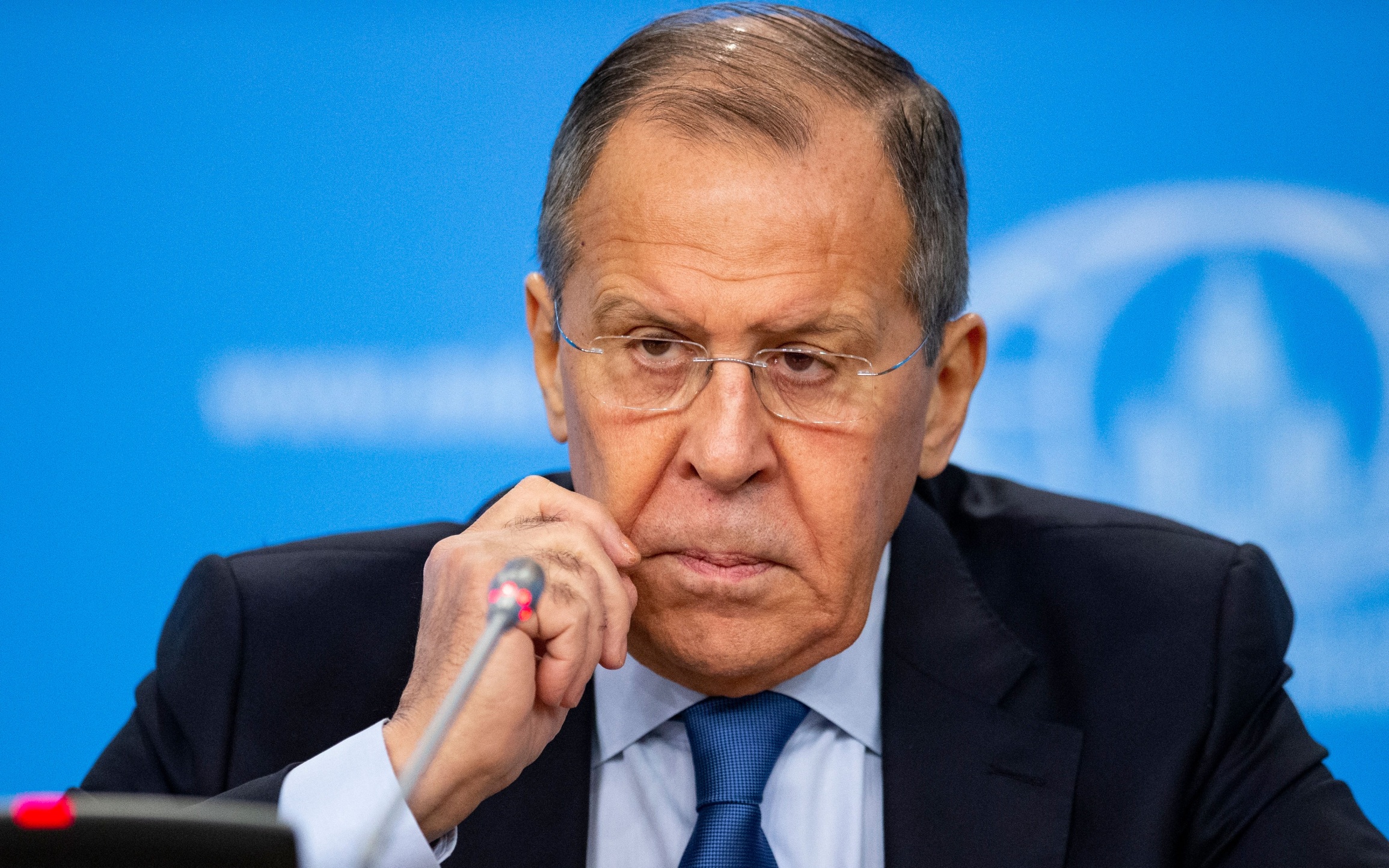 Лавров заявил, что спецслужбы любят тишину, и в этом нет ничего необычного