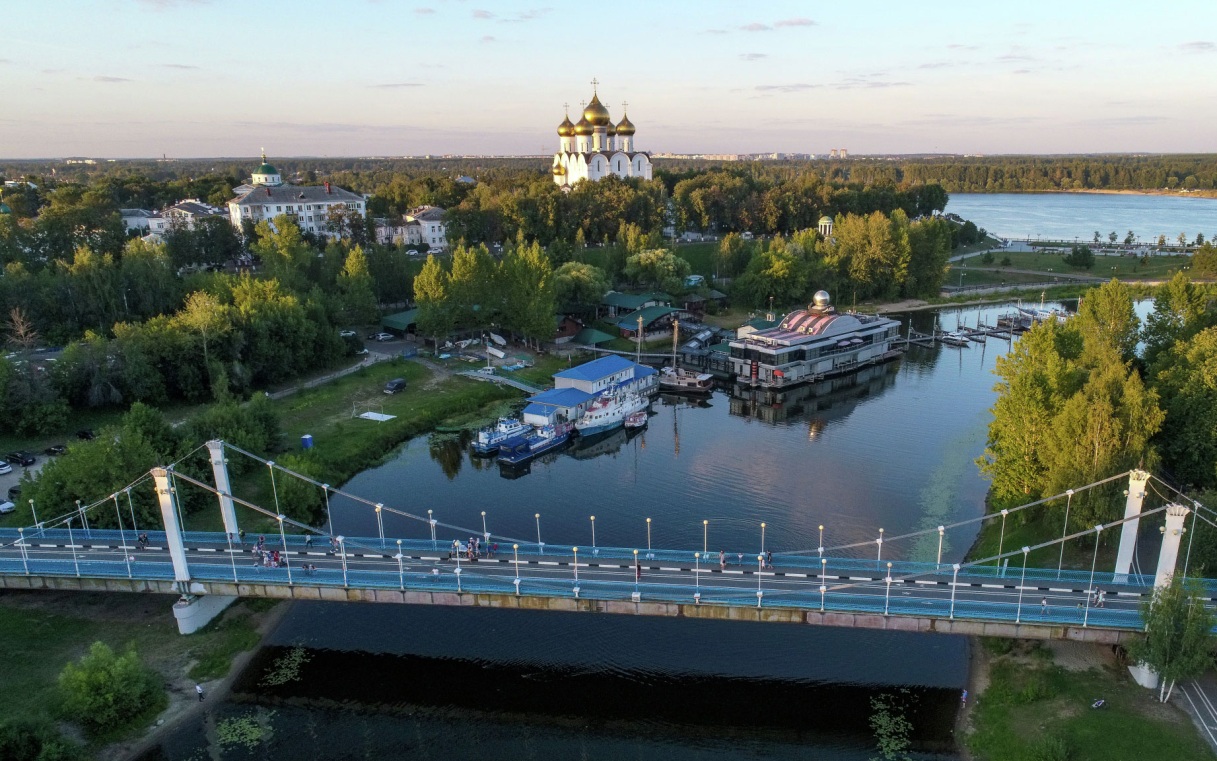 Евраев: перекрыто движение транспорта на выезде из Ярославля в сторону Москвы