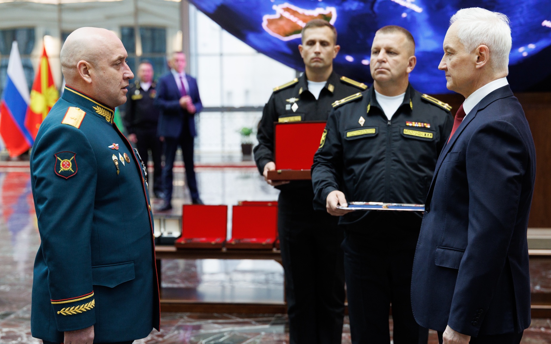 Комдив Картавкин, которого отмечал Путин, удостоен звания Героя России