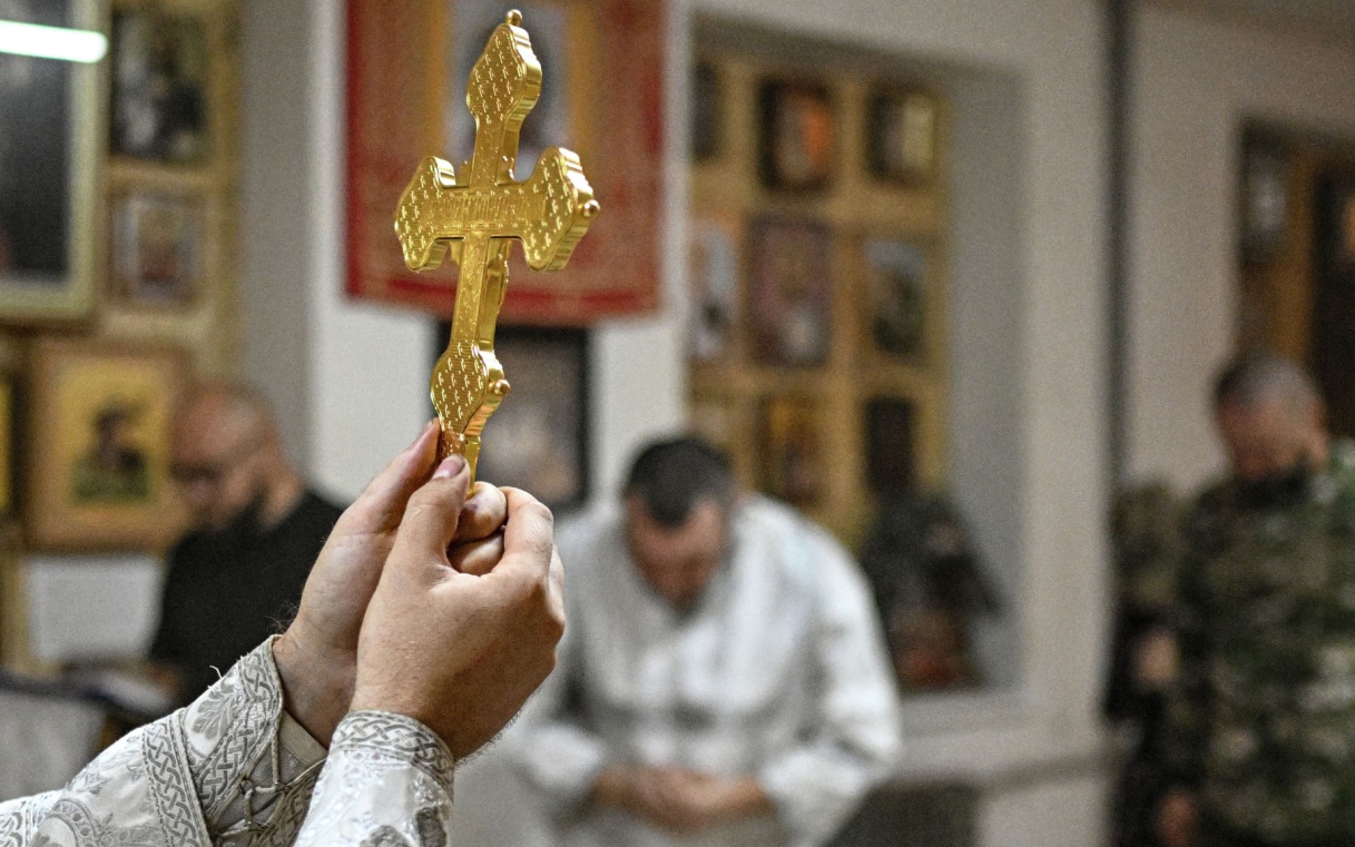 Священник объяснил, в каких ситуациях на СВО может использовать оружие