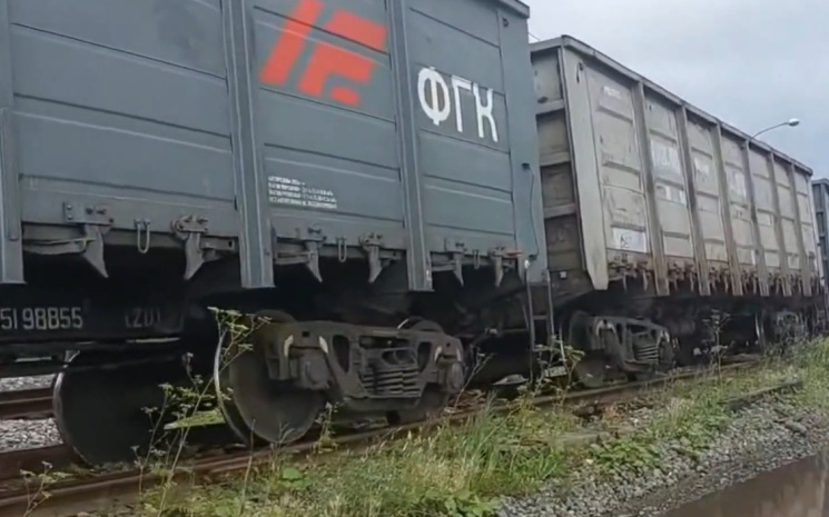 В Кемеровской области возбудили дело после схода 4 грузовых вагонов на ж/д