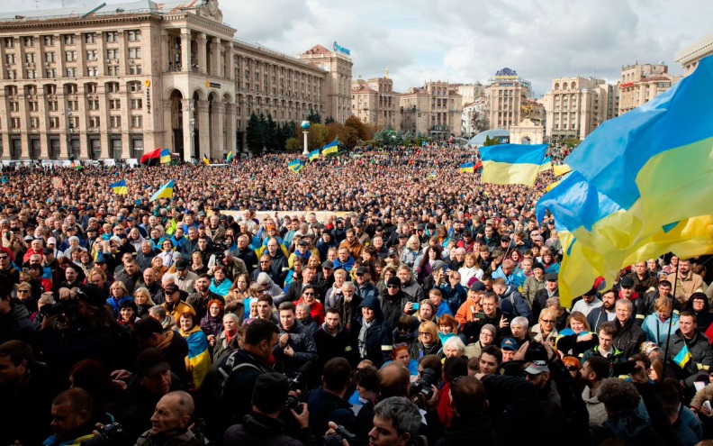 Политолог объяснил, почему Западу выгоден новый "майдан" на Украине