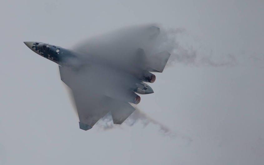 Двигатель Су-57 выдерживает температуру 2000 градусов при уклонении от ракет