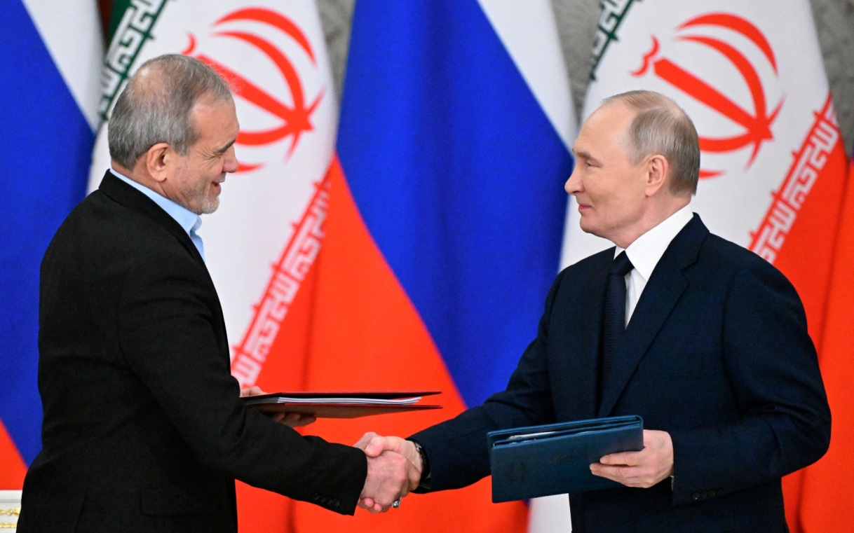 Путин: РФ пытается помогать Ирану в сложной ситуации, поставляет нужные товары