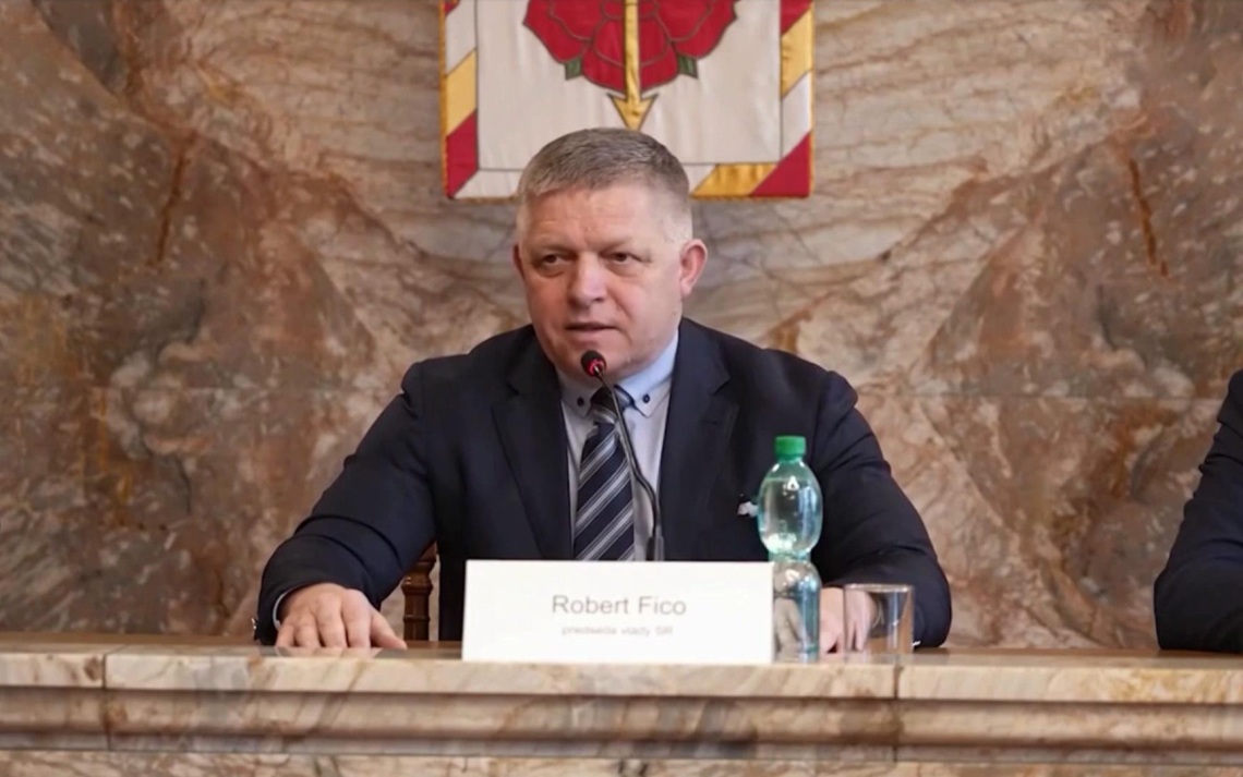 Фицо осудил Украину за очередное требование денег