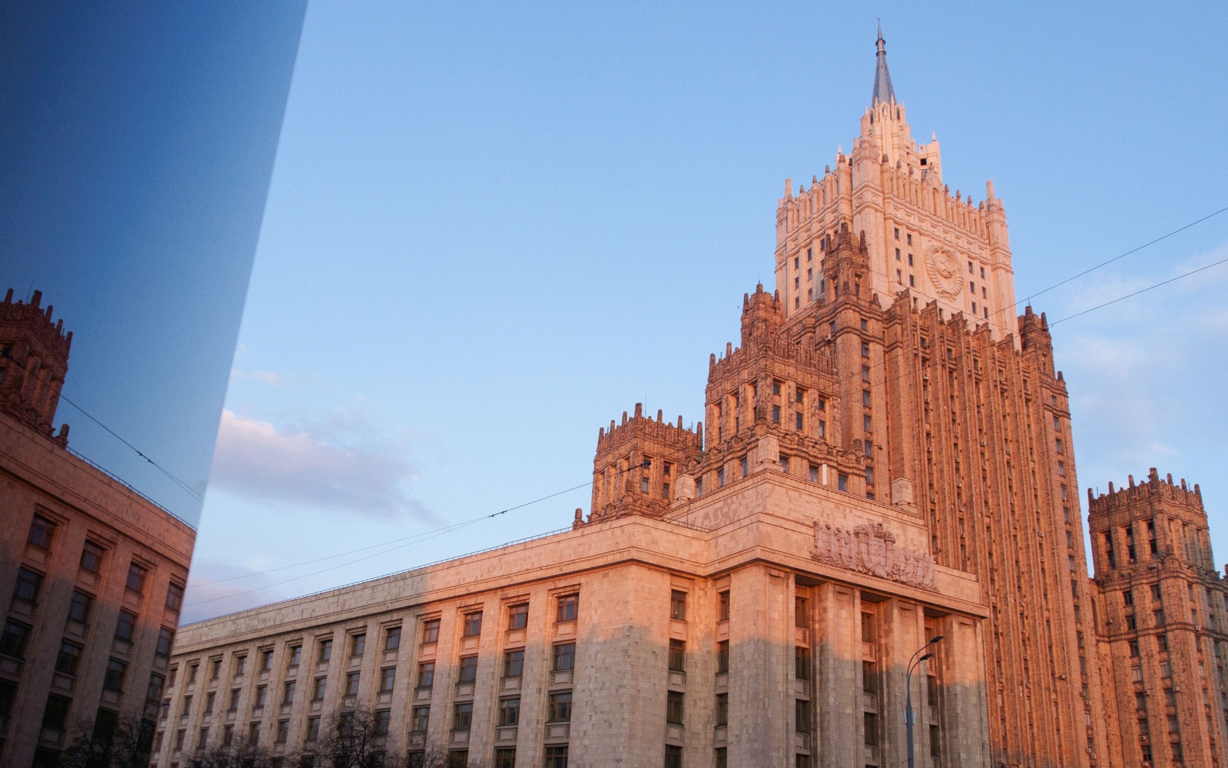 В МИД РФ пообещали ответить на арест судна "Профессор Молчанов" Норвегией