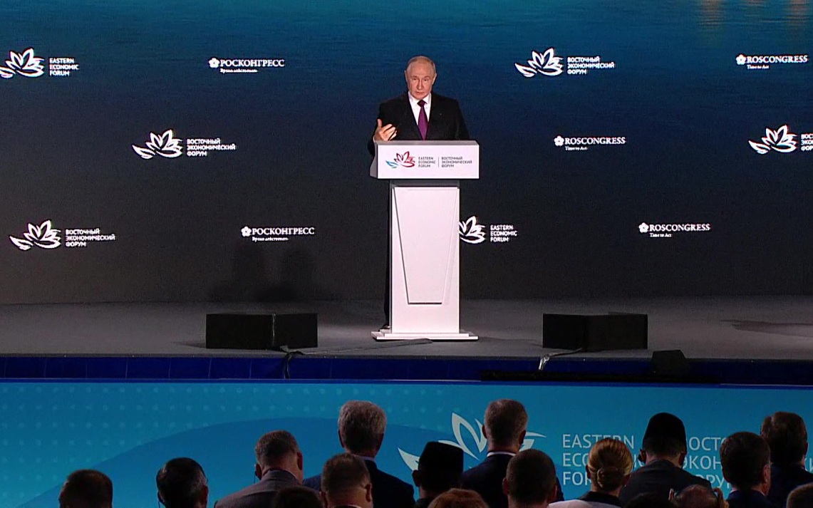Путин назвал вбросами слухи о заморозке банковских вкладов