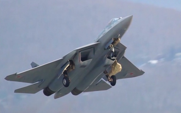 Ростех впервые покажет истребитель Су-57Э с принципиально новым вооружением