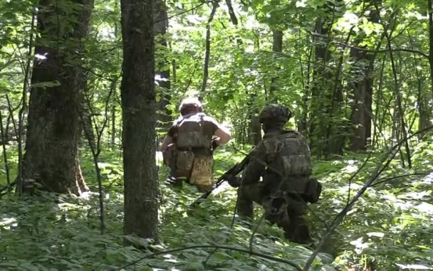 Российские военные продолжают сжимать кольцо вокруг "Волчанского котла"