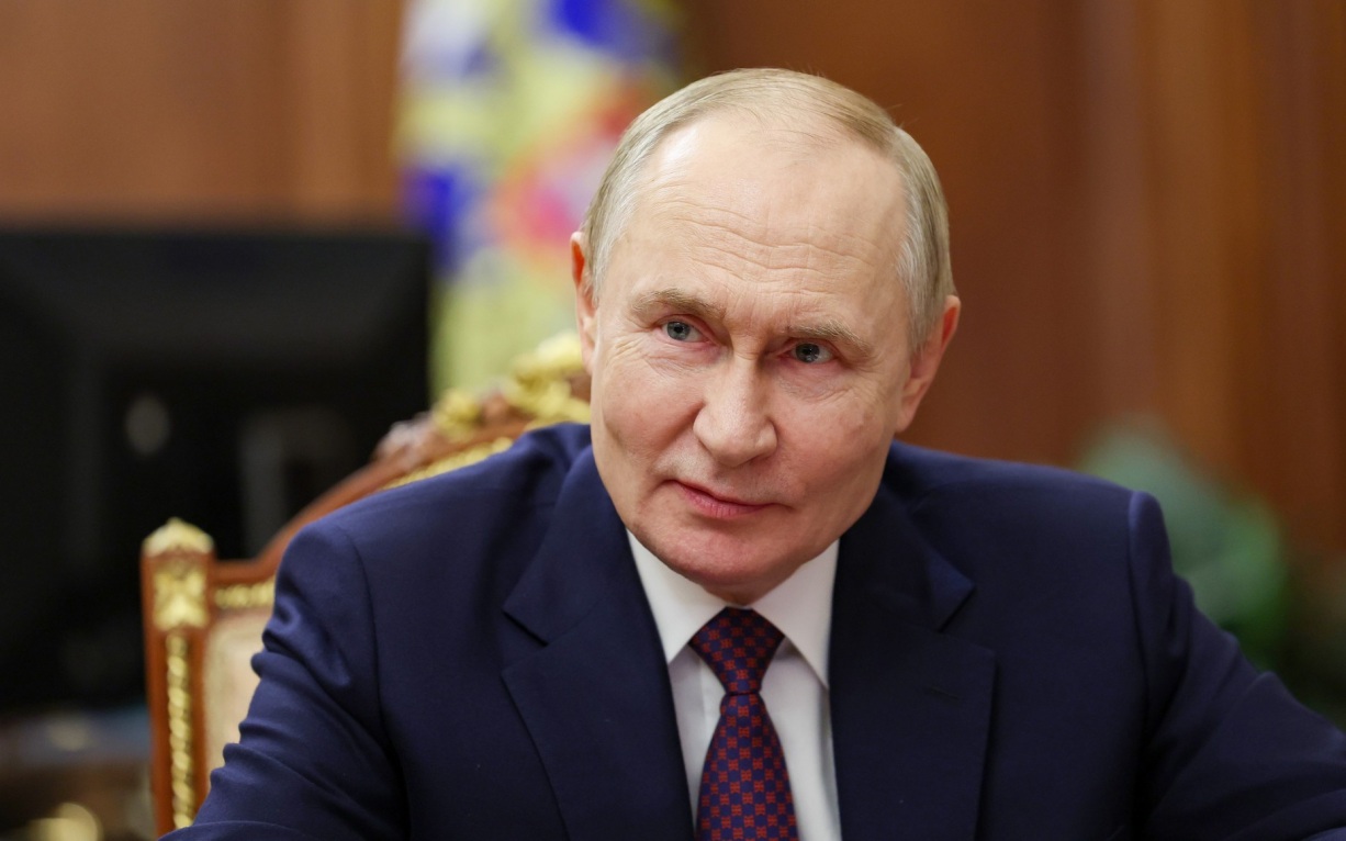 Путин: наши дети и внуки должны унаследовать характер победителей