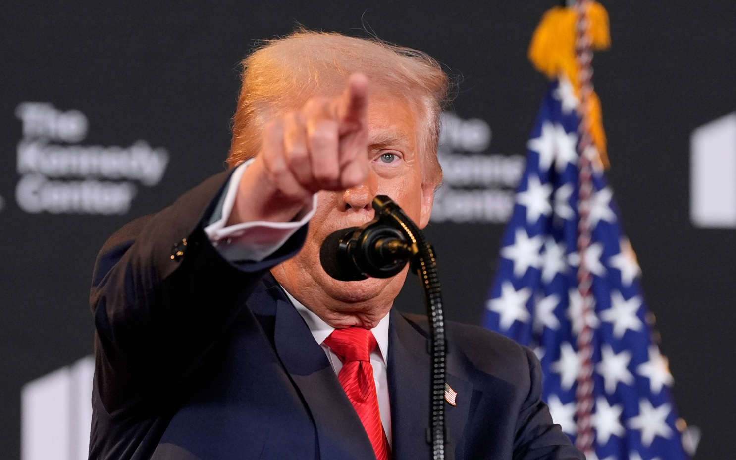 Трамп заявил, что США в ближайшее время ударят по горе Пикакс