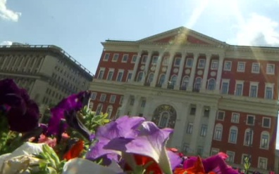 Московский транспорт украсили ко Дню города