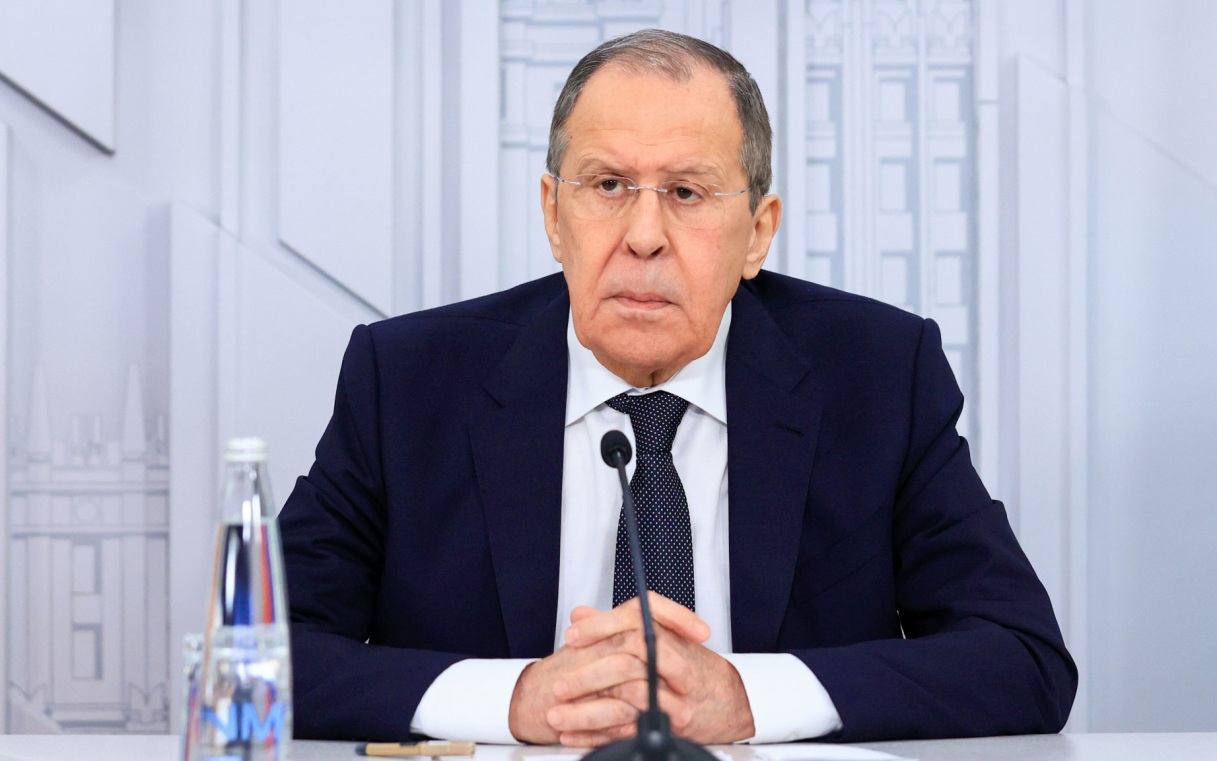 Россия работает над восстановлением прав русскоязычных на Украине, заявил Лавров