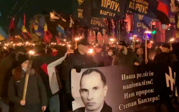 Политолог отметил безразличие США к фактам возрождения нацизма на Украине
