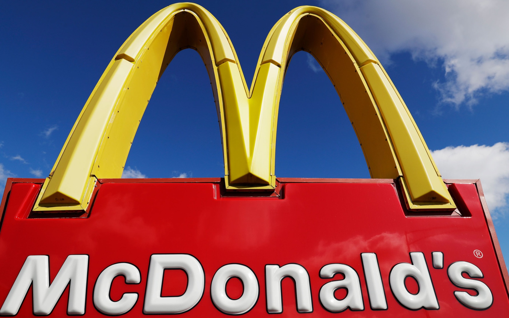 Некоторые позиции из меню McDonald's стали недоступны на Украине