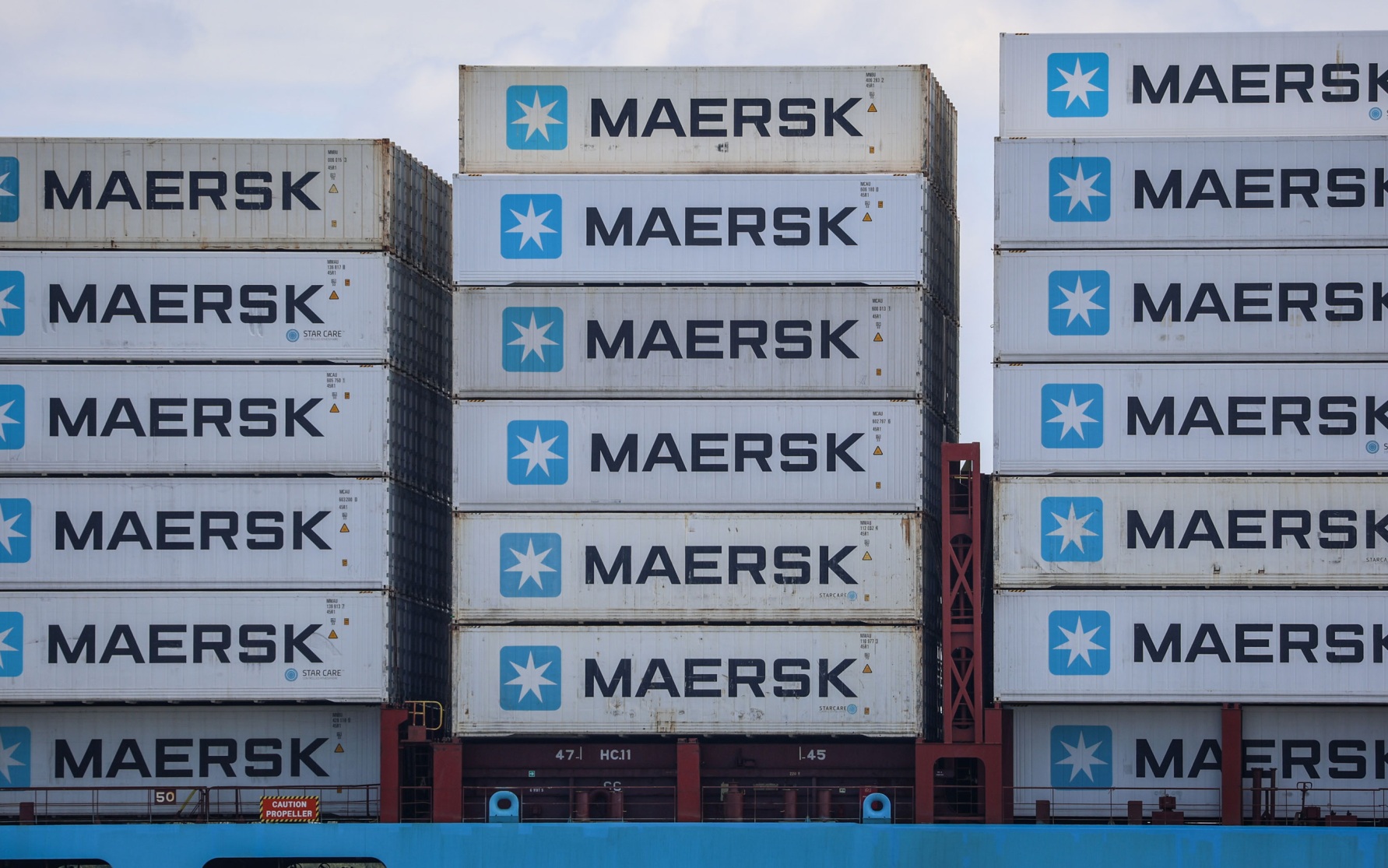 Maersk временно остановила работу с терминалом в Киевской области