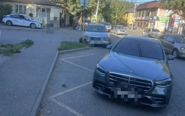 В Ессентуках водителю иномарки стало плохо за рулем, он скончался