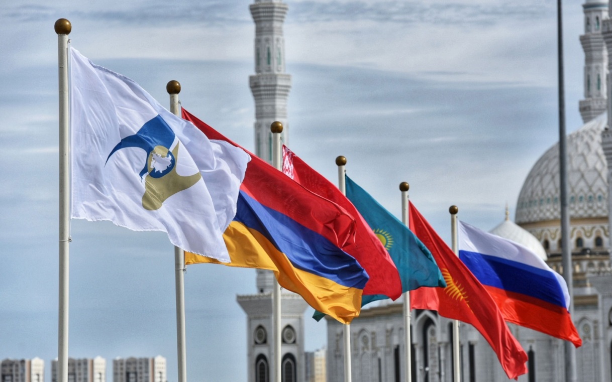Оверчук объяснил важность развития торговли ЕАЭС с Индией для России