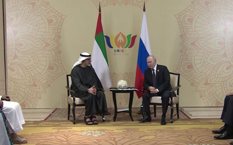 Кронпринц Абу-Даби пришел на встречу с Путиным в традиционных сандалиях