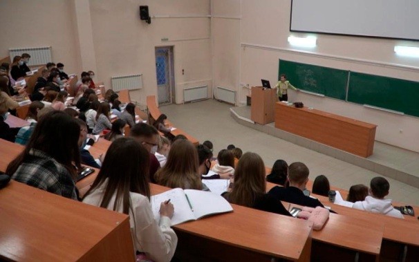 Минвостокразвития: отток абитуриентов с Дальнего Востока сократился вдвое