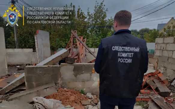 В Саратовской области бетонная плита насмерть придавила рабочего
