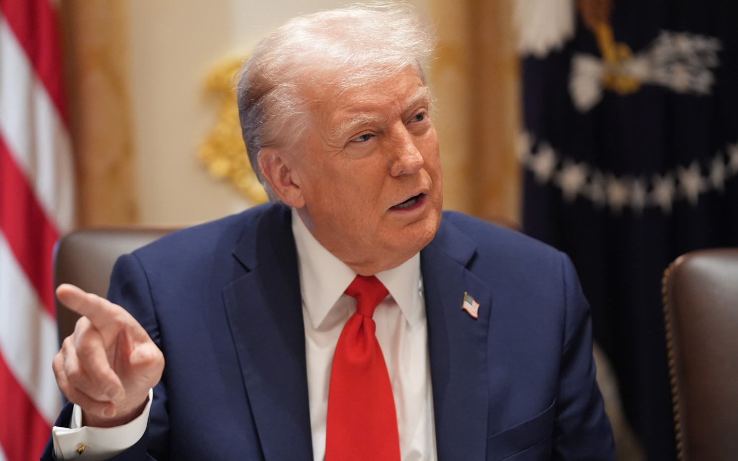 Трамп пообещал снять пошлины с ирландского виски