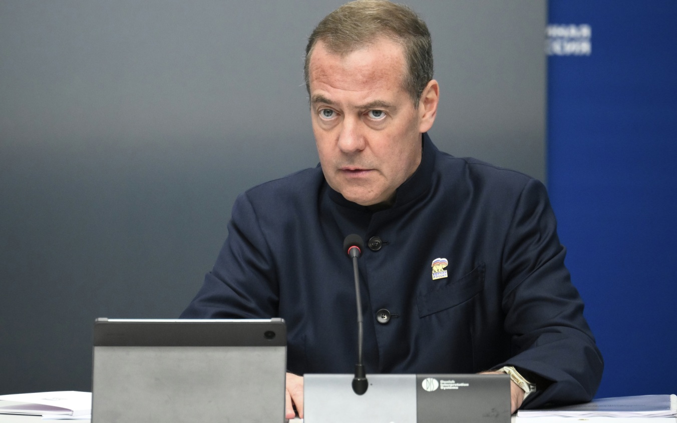 Медведев заявил, что уверенная победа ЕР станет лучшим ответом врагам России