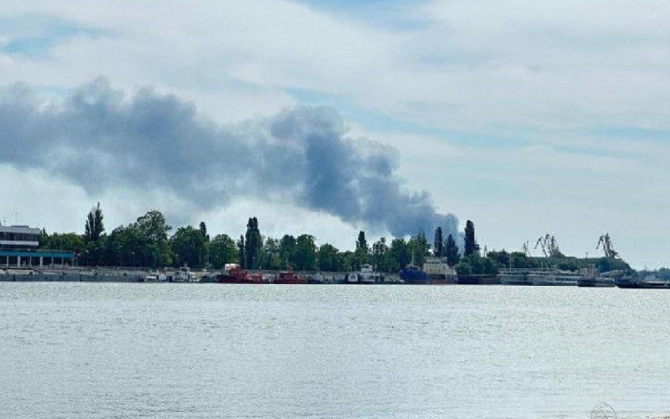 Российские военные поразили контейнеровоз с грузами для ВСУ в Черноморске