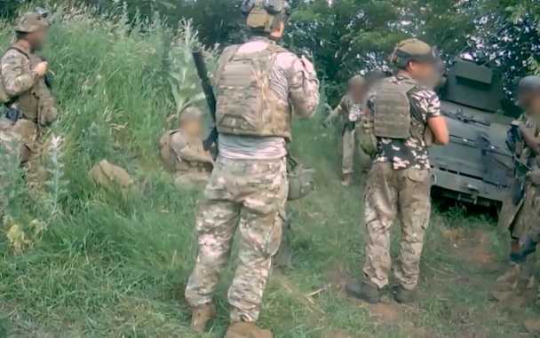 Боец ВС РФ рассказал, как тяга к уюту выдает позиции наемников из Европы