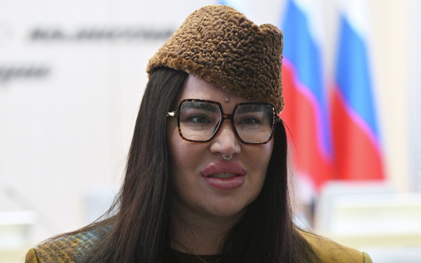 Суд отправил блогера Раду Русских под арест за сатанинскую символику
