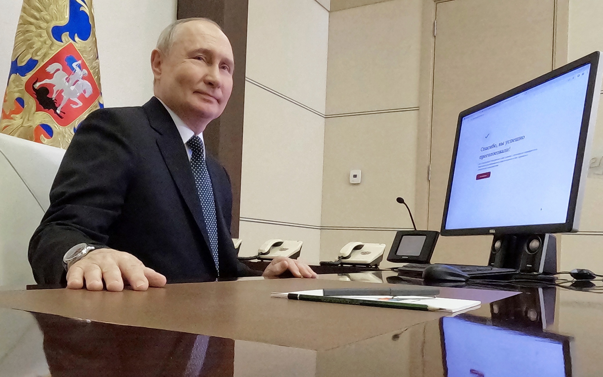 Путин с помощью ДЭГ проголосовал на выборах в Госдуму