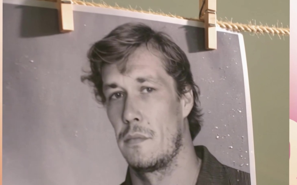 Письмо в прошлое: актер Артем Быстров дал советы себе 19-летнему